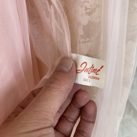 VTG PEIGNOIR SET ROBE GOWN INTIME DOUBLE CHIFFON NYLON Négligée Pink Cream Lace - Picture 3 of 16